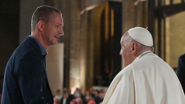 Setk&aacute;n&iacute; s belgickou c&iacute;rkv&iacute;