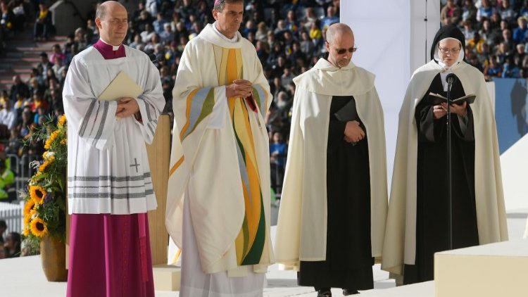 Wakati wa kuwakilisha Mwenyeheri mpya