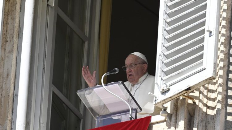 A oração mariana com o Papa Francisco