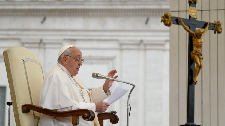 Папа падчас агульнай аўдыенцыі ў Ватыкане