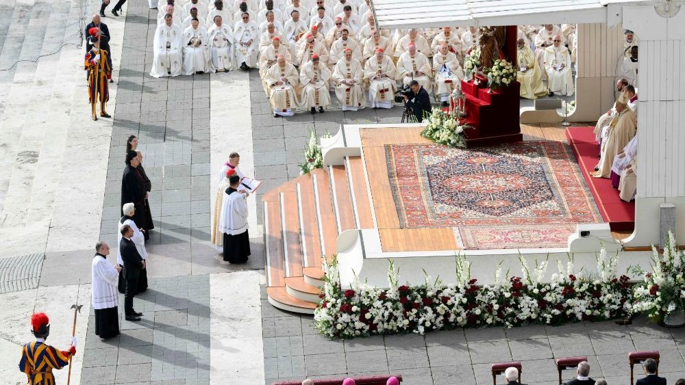 Biserica are 14 noi Sfinți, mijlocitori la tronul îndurării lui Dumnezeu