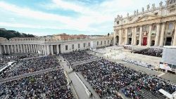 2024.10.20 Santa Messa e Canonizzazione dei Beati Manuel Ruiz Lopez e sette Compagni; Francesco, Mooti e Raffaele Massabki; Giuseppe Allamano; Marie-Leonie Paradis; Elena Guerra