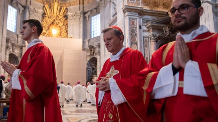 Waamini wanaalikwa kumwomba Roho Mtakatifu, Mhimili mkuu wa Uinjilishaji, kuwaongoza Mababa wa Sinodi katika kipindi hiki wanapokaribia mwisho wa maadhimisho ya Sinodi ya XVI ya Maaskofu ili awaongoze.