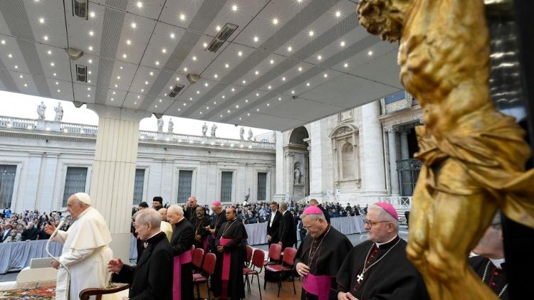 Папа Франциск на общей аудиенции в Ватикане 23 октября 2024 г.