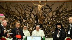 Ferenc pápa lezárta a szinódust  