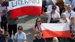 Polacy wśród pielgrzymów przybyłych na modlitwę „Anioł Pański"