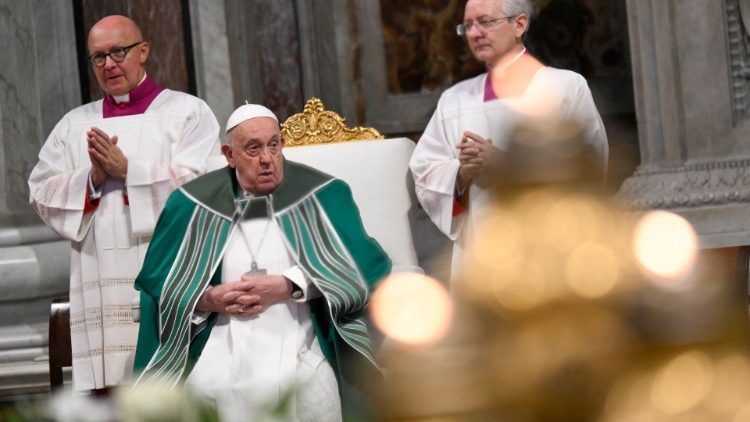 Bei der Messe im Petersdom