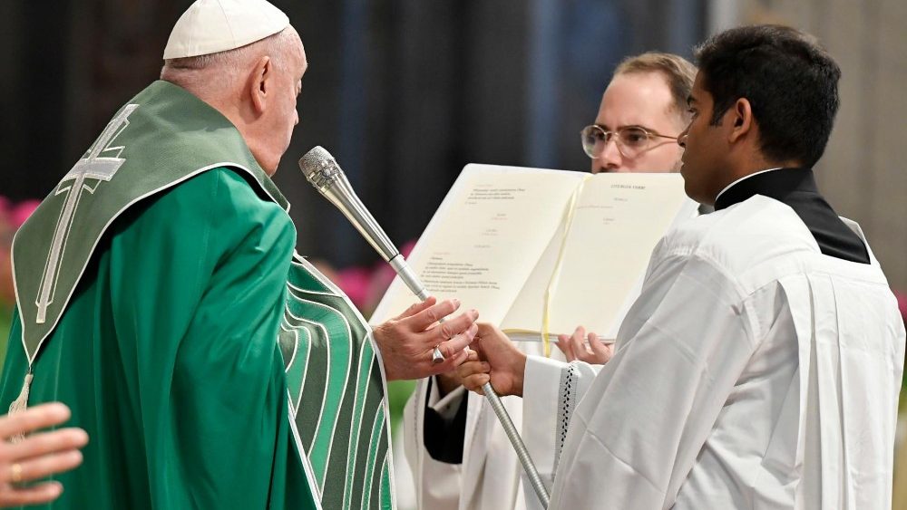 Le Pape François lors de la messe de clôture du Synode dans la basilique St Pierre, le 27 octobre.