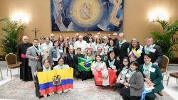 El Papa con los representantes del "Proyecto Esperanza" del CELAM recibidos en audiencia en el Vaticano