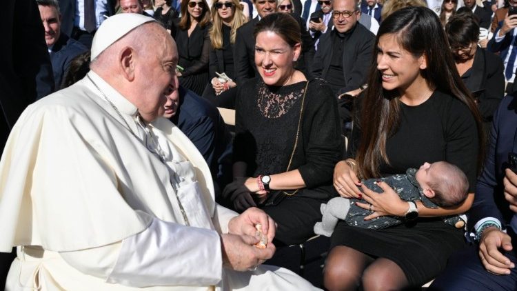 Baba Mtakatifu Francisko anasema, hulka ya Kisinodi inapaswa pia kukita mizizi yake katika maisha ya ndoa na familia.