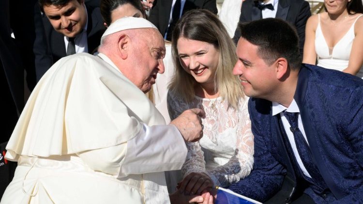 Familia ni Kanisa dogo la nyumbani, Kanisa la Kisinodi na Kimisionari