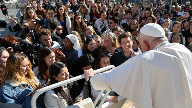 A Szentatya k&ouml;sz&ouml;nti a h&iacute;veket