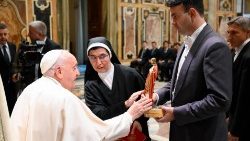 2024.11.07 Spotkanie z grupą hiszpańskich pielgrzymów z okazji 450-lecia klasztoru mniszek augustianek w Talavera della Reina