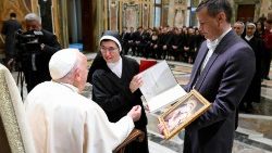 Аўдыенцыя для ўдзельнікаў пілігрымкі з Талавера-дэ-ла-Рэйна