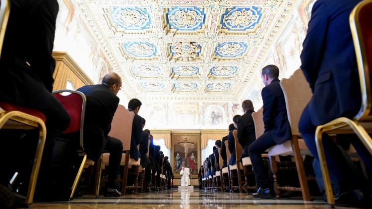 Pope Francis met with about 120 seminarians of the Ecclesiastical Province of Toledo.