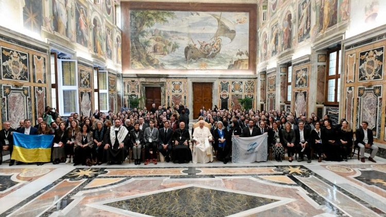 Il Papa riceve i partecipanti al Simposio Universitario Service-Learning e Patto Educativo Globale