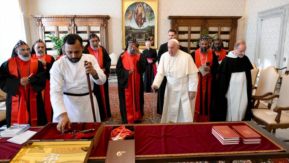 2024.11.11 Membri del Santo Sinodo della Chiesa Siro-Malankarese Mar Thoma