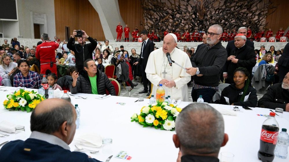 Сусветны дзень бедных. Абед ў ватыканскай зале Паўла VI