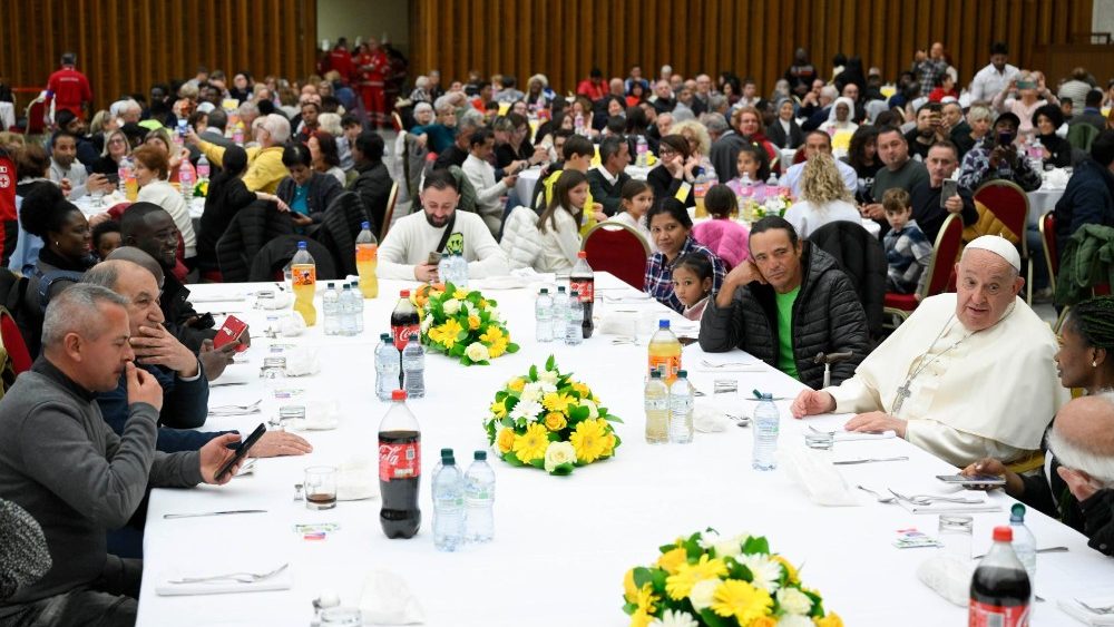 Сусветны дзень бедных. Абед ў ватыканскай зале Паўла VI