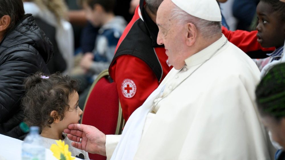 Сусветны дзень бедных. Абед ў ватыканскай зале Паўла VI