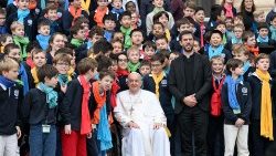 Le Pape François et les enfants présents à l'audience du 20 novembre 2024