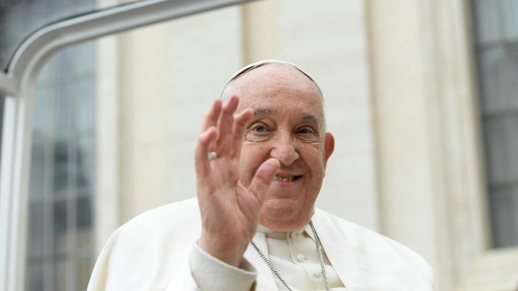 Papież podczas audiencji generalnej