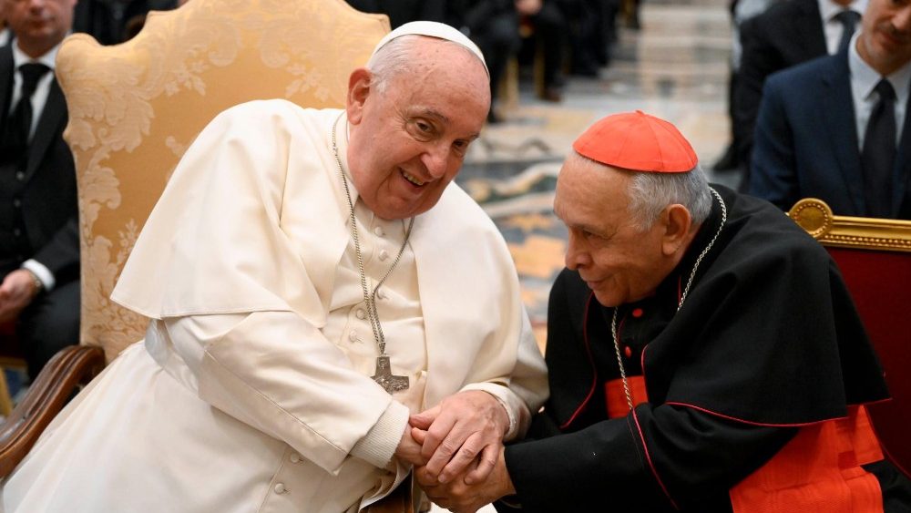 Папа з ўдзельнікамі курсаў, арганізаваных Трыбуналам Рымскай Роты