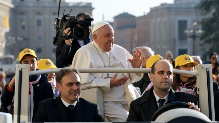 2024.11.27 Papież podczas audiencji generalnej