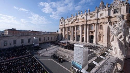 Catequesis de Francisco: "¡Dios es misericordia y nos espera siempre!"