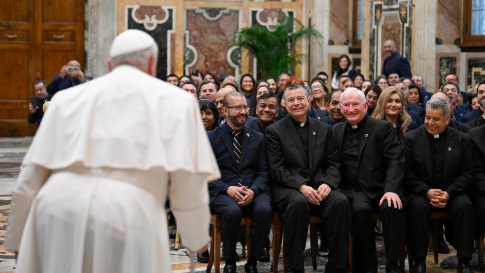 Папа з прадстаўнікамі арганізацыі "Сейбіт-Новая Евангелізацыя" (El Sembrador-Nueva Evangelización)