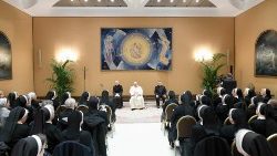 Papa recebe as Irmãs da Sagrada Família de Nazaré