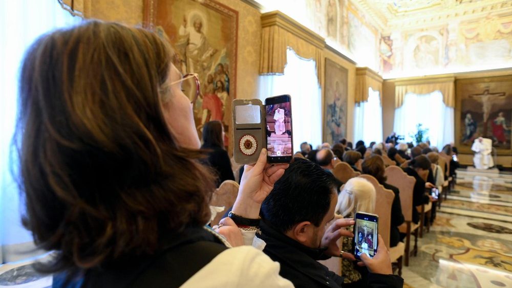 Papa com os membros da Caritas da Diocese de Toledo