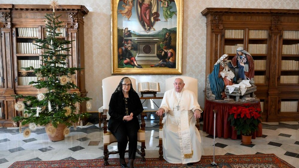 Papa recebe a presidente da Eslovênia, Natasa Pirc Musar
