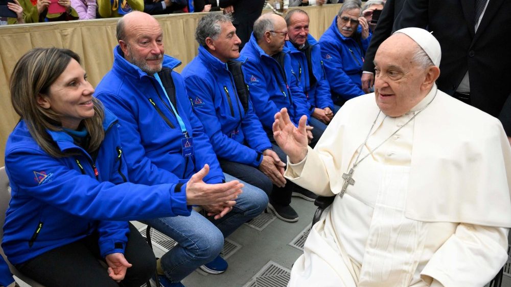 Папская аўдыенцыя з дабрачынцамі, якія ахвяравалі Ватыкану калядныя яслі і ёлку