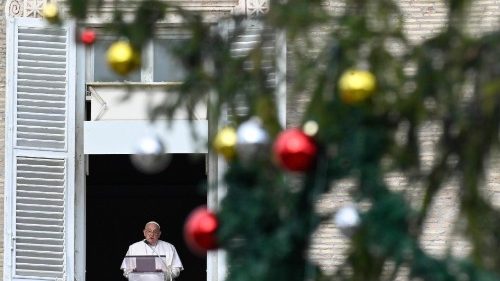 Il Papa: in un tempo di guerre e seduzioni digitali, affidiamo a Dio ogni speranza 