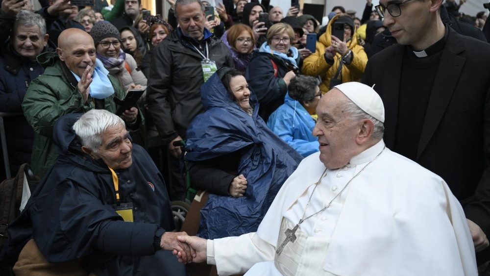 Францішак на Іспанскай плошчы Рыма ва ўрачыстасць Беззаганнага Зачацця 