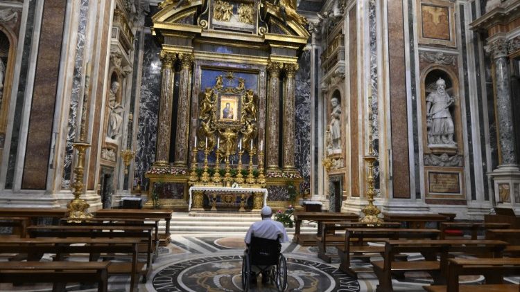 Pope Francis in prayer before the icon Salus Populi Romani at the Basilica of Saint Mary Major