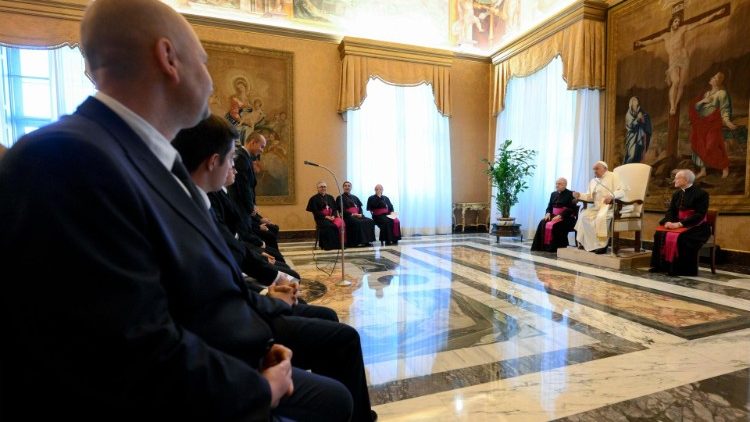 Il Papa parla alla comunita' del Seminario maggiore interdiocesano, di Santiago de Compostela