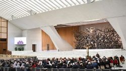 El Papa y la Curia Romana en el Aula Pablo VI 