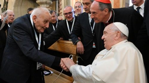 Le Pape au clergé en Corse: «Prenez soin de vous et des autres»