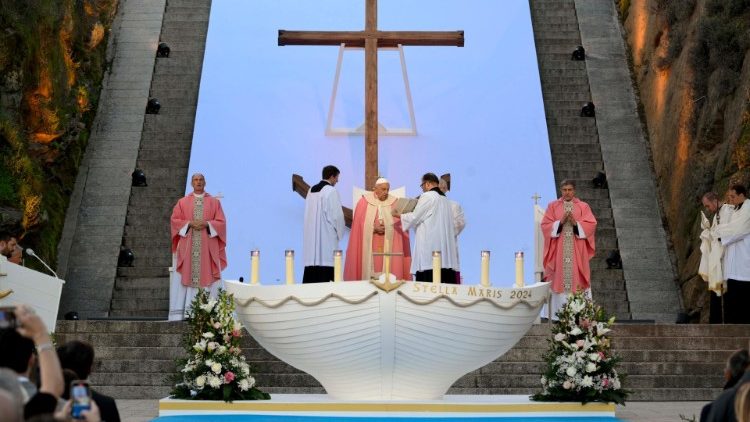 Kwa mateso, kifo na ufufuko wake, Kristo Yesu amewaandalia waja wake maisha na uzima wa milele. 