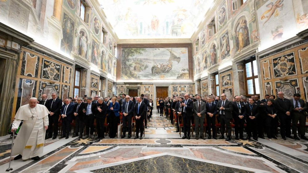 Audiência do Papa a representantes de dirigentes e funcionários de vários Institutos de Crédito (Vatican Media)