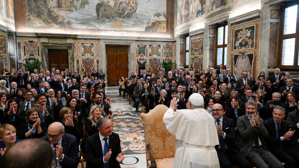 Audiência do Papa a representantes de dirigentes e funcionários de vários Institutos de Crédito (Vatican Media)