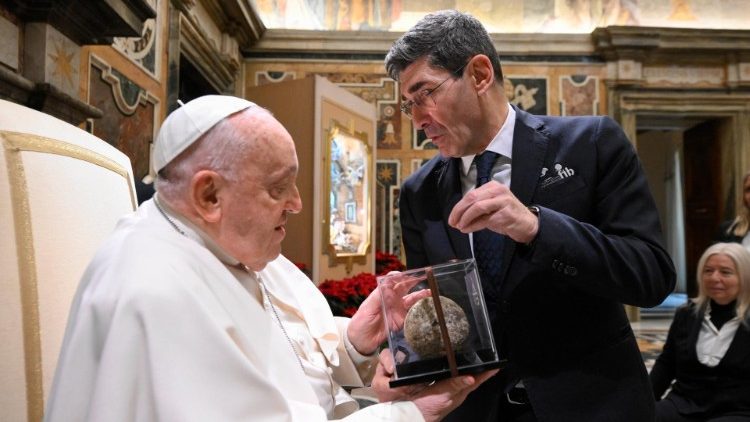 El Papa recibe en audiencia a la Federación Italiana de petanca.