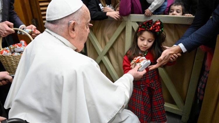 Papa na wafanyakazi na familia zao