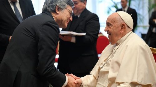 Papst ermahnt Römische Kurie zur Demut: „Gutes reden und segnen“