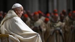 വത്തിക്കാനിലെ വിശുദ്ധ പത്രോസിന്റെ ബസിലിക്കയിൽ വിശുദ്ധവാതിൽ തുറക്കുന്ന വേളയിൽ 