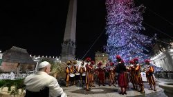 Францішак наведаў батлейку на ватыканскай плошчы