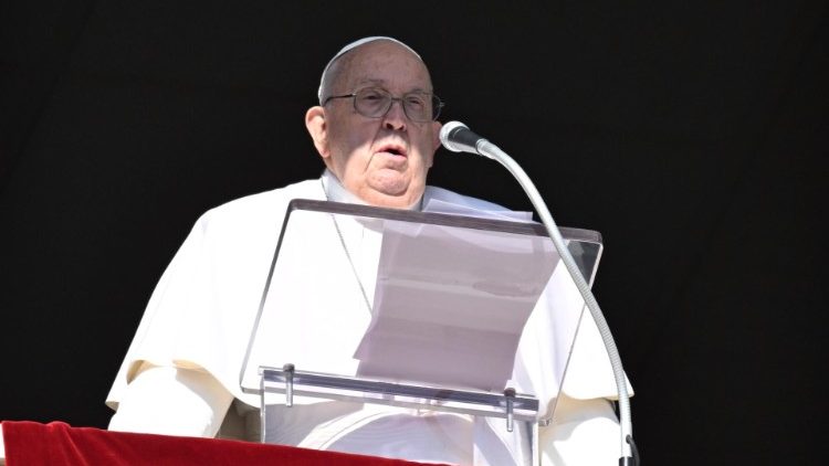 Apremiante llamamiento del Papa Francisco a la hora del Ángelus
