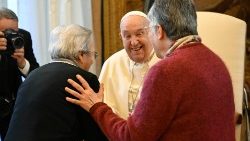 Il Papa riceve le partecipanti al Capitolo Generale dell'Unione Santa Caterina da Siena delle Missionarie della Scuola